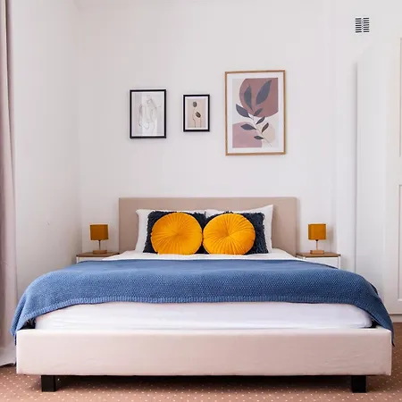 Avenue By Arrenda Warschau